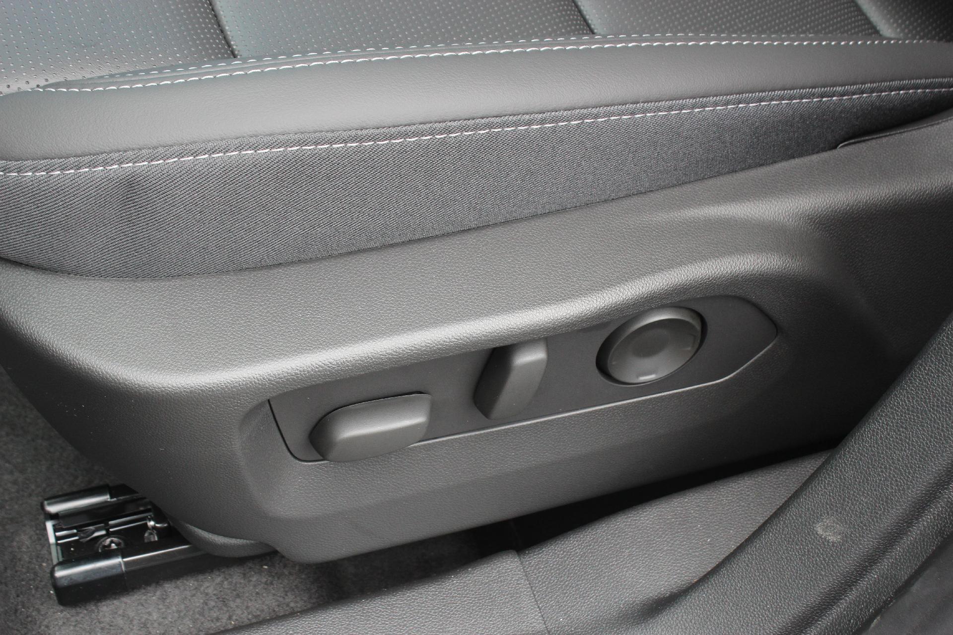 2025 Buick Envision Vehicle Photo in AURORA, CO 80012-4011
