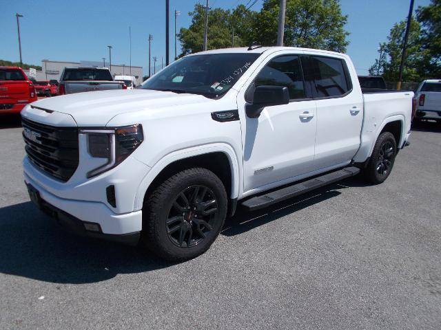 2025 GMC Sierra 1500 Vehicle Photo in LOWELL, MA 01852-4336