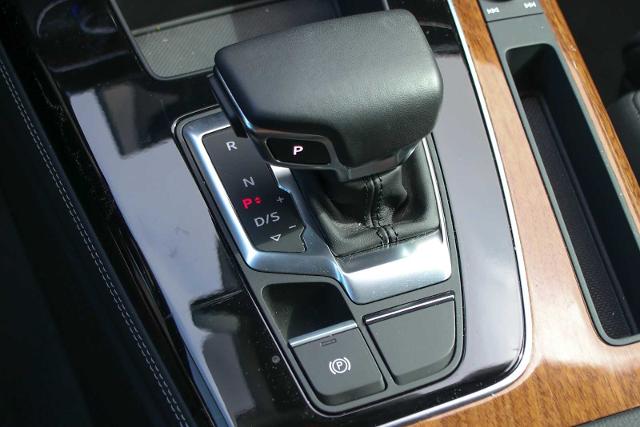 2024 Audi Q5 Vehicle Photo in SUGAR LAND, TX 77478