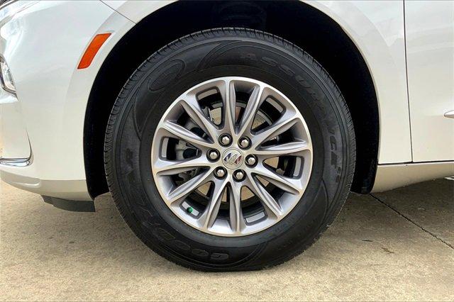 2024 Buick Enclave Vehicle Photo in TOPEKA, KS 66609-0000
