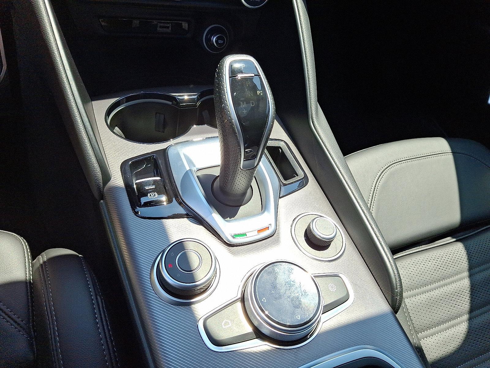 2022 Alfa Romeo Giulia Vehicle Photo in Willow Grove, PA 19090