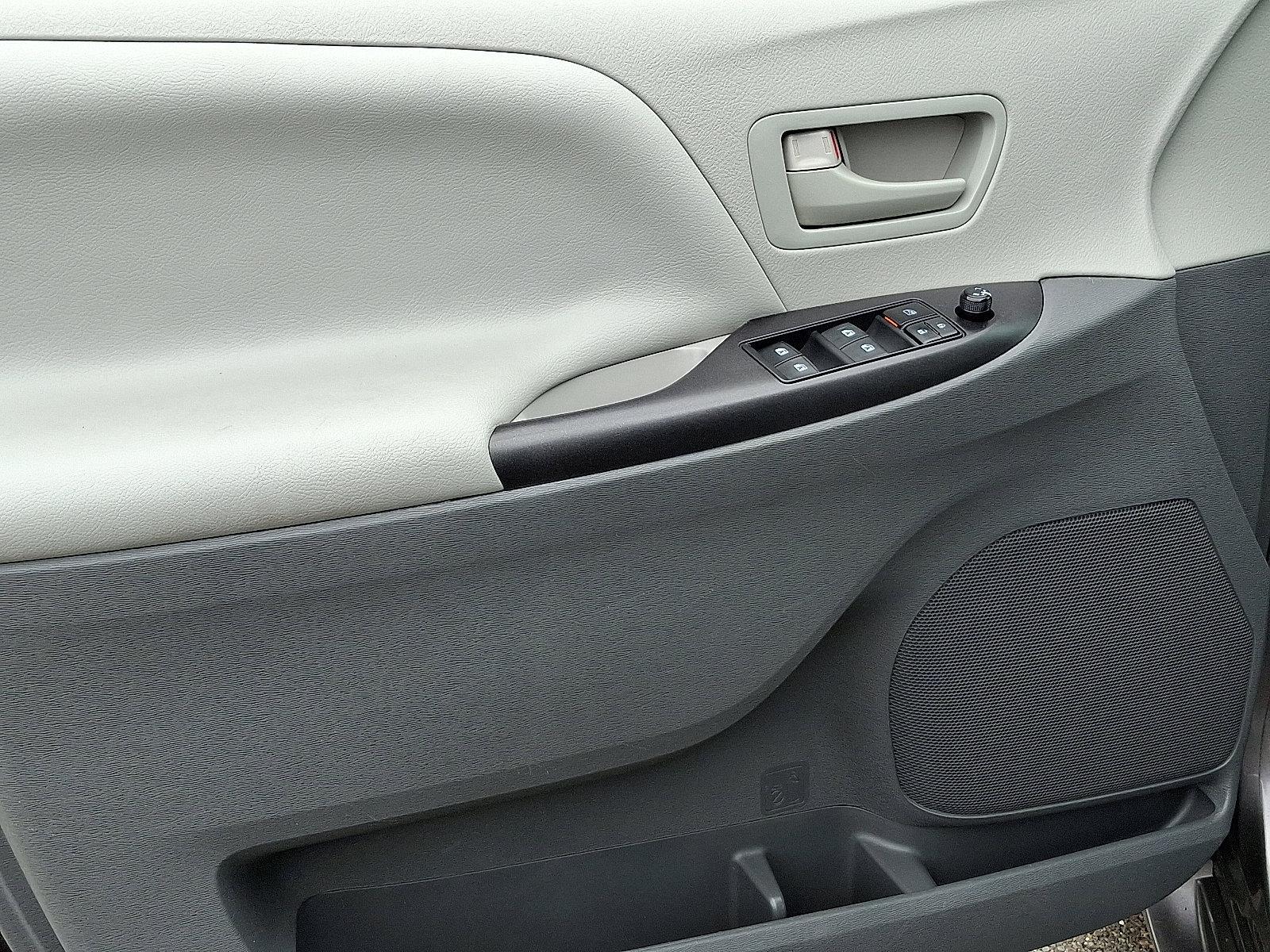 2015 Toyota Sienna Vehicle Photo in Trevose, PA 19053