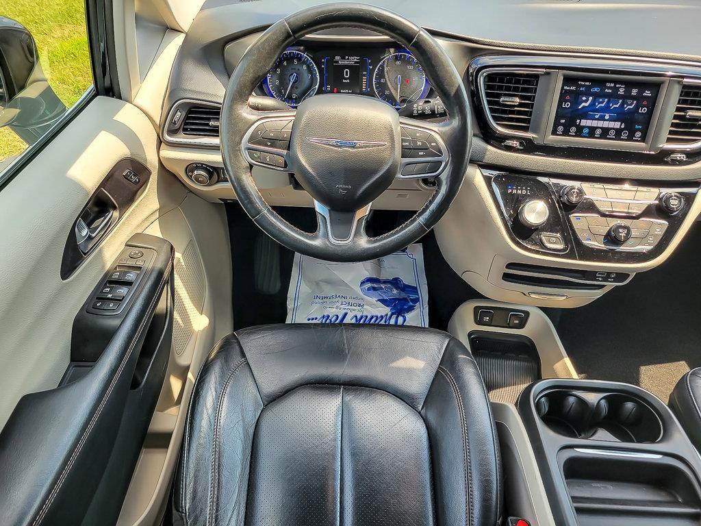 2020 Chrysler Pacifica Vehicle Photo in AURORA, IL 60503-9326