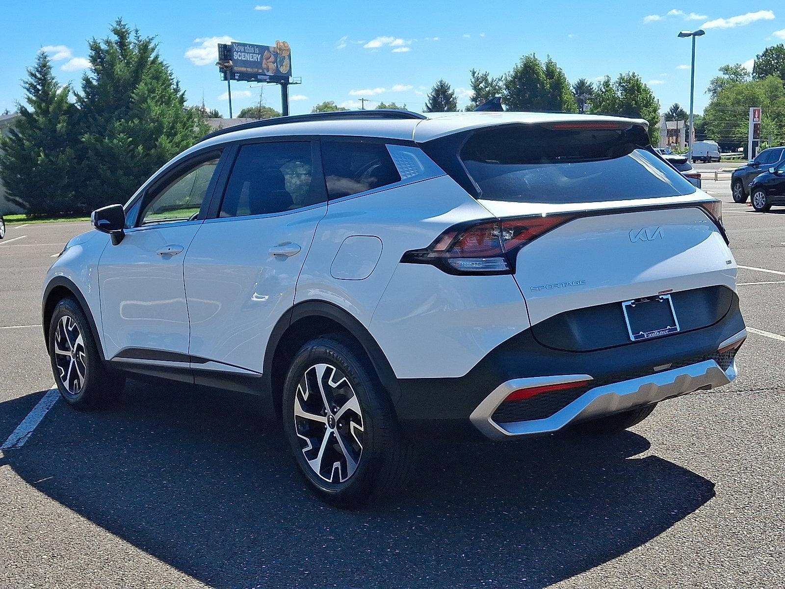 2024 Kia Sportage Hybrid Vehicle Photo in Trevose, PA 19053