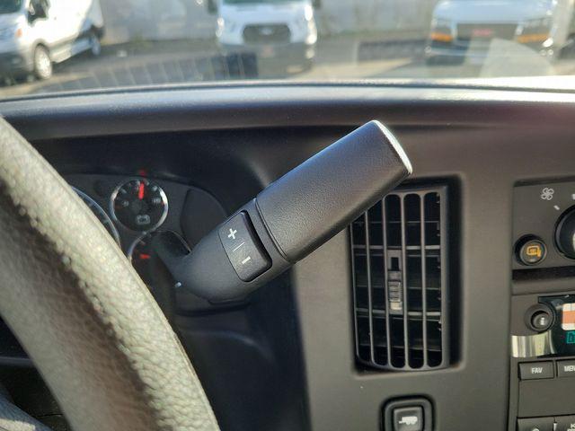 2024 GMC Savana Cutaway 3500 Vehicle Photo in DANBURY, CT 06810-5034