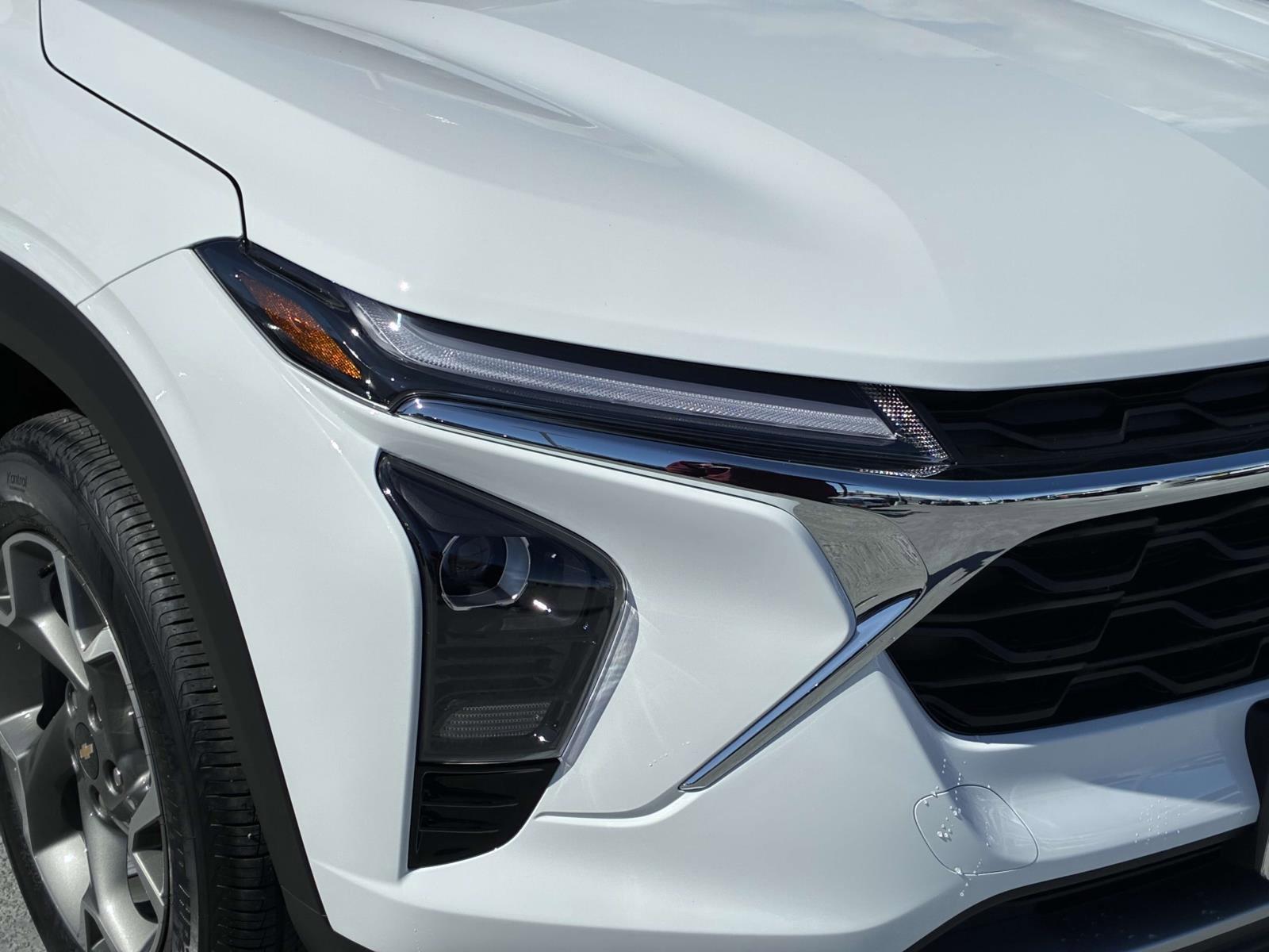 2025 Chevrolet Trax Vehicle Photo in LOS ANGELES, CA 90007-3794
