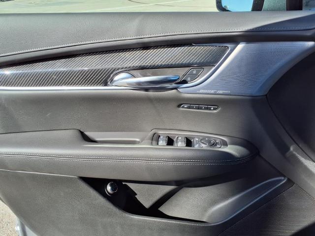 2025 Cadillac XT6 Vehicle Photo in Denton, TX 76205