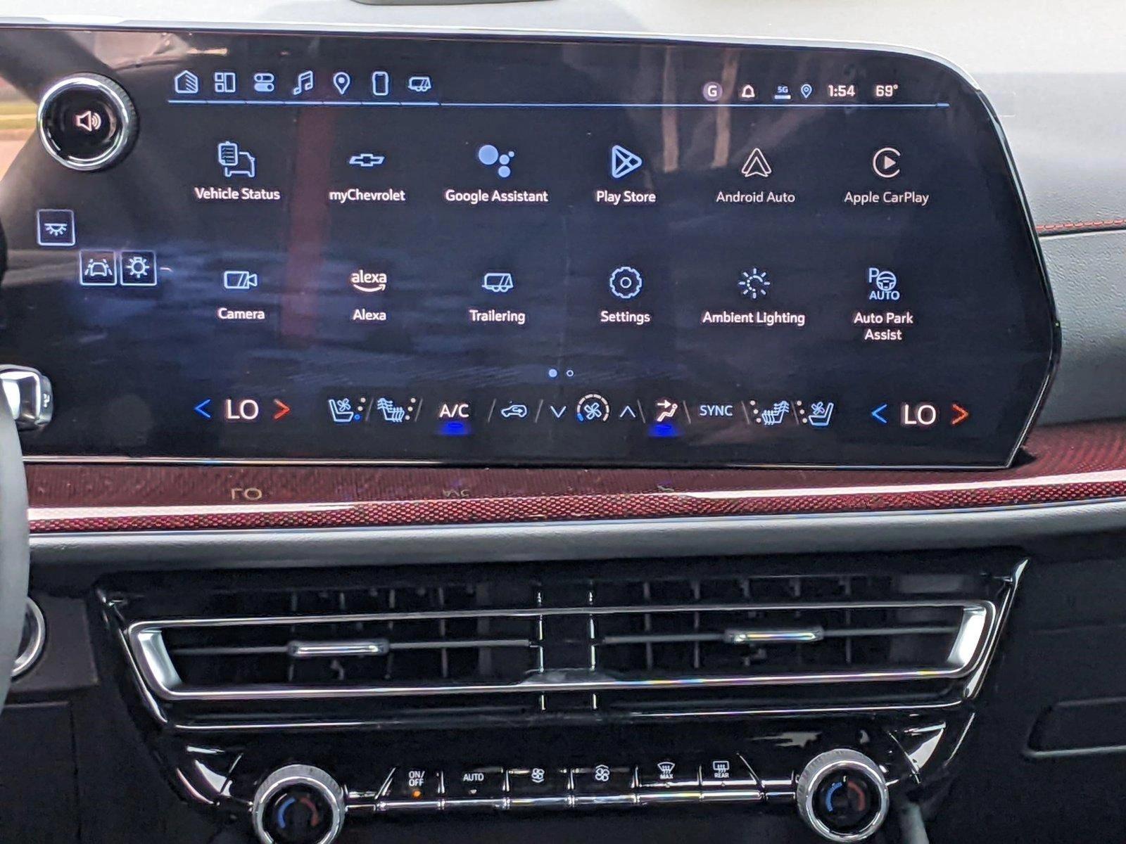 2025 Chevrolet Traverse Vehicle Photo in TIMONIUM, MD 21093-2300