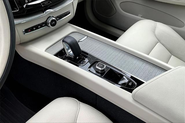 2025 Volvo XC60 Vehicle Photo in Grapevine, TX 76051