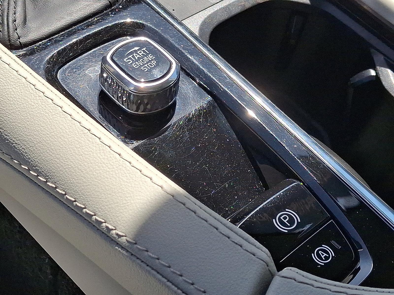 2022 Volvo XC90 Vehicle Photo in Trevose, PA 19053