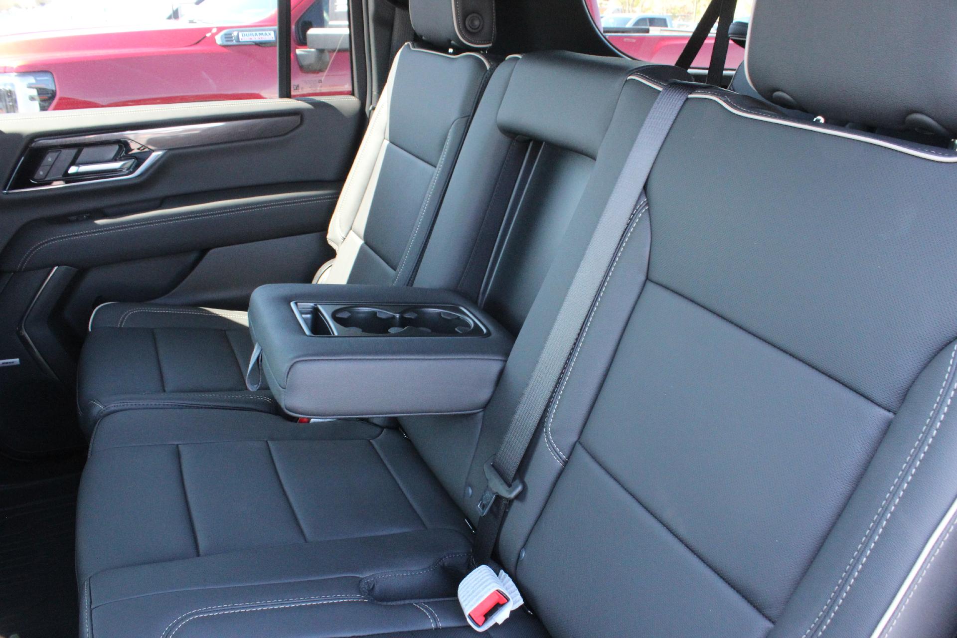 2025 GMC Yukon XL Vehicle Photo in AURORA, CO 80012-4011