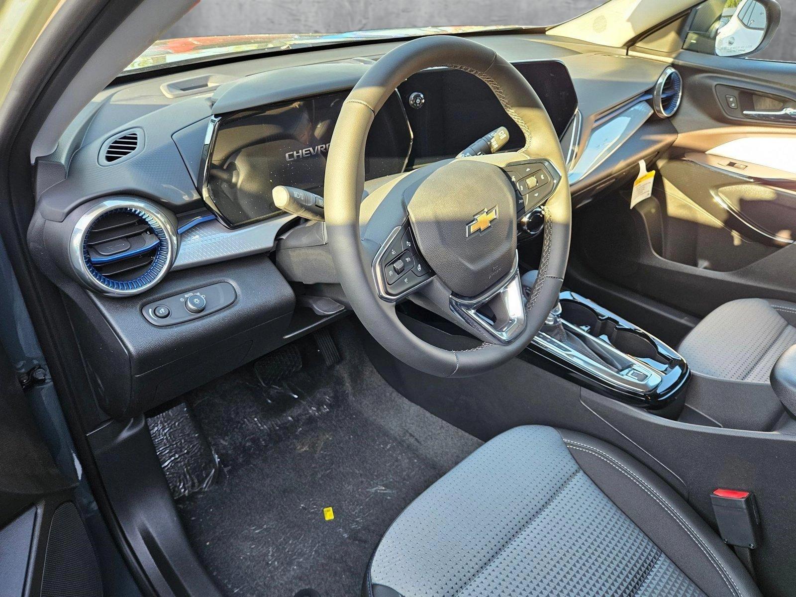 2025 Chevrolet Trax Vehicle Photo in GREENACRES, FL 33463-3207