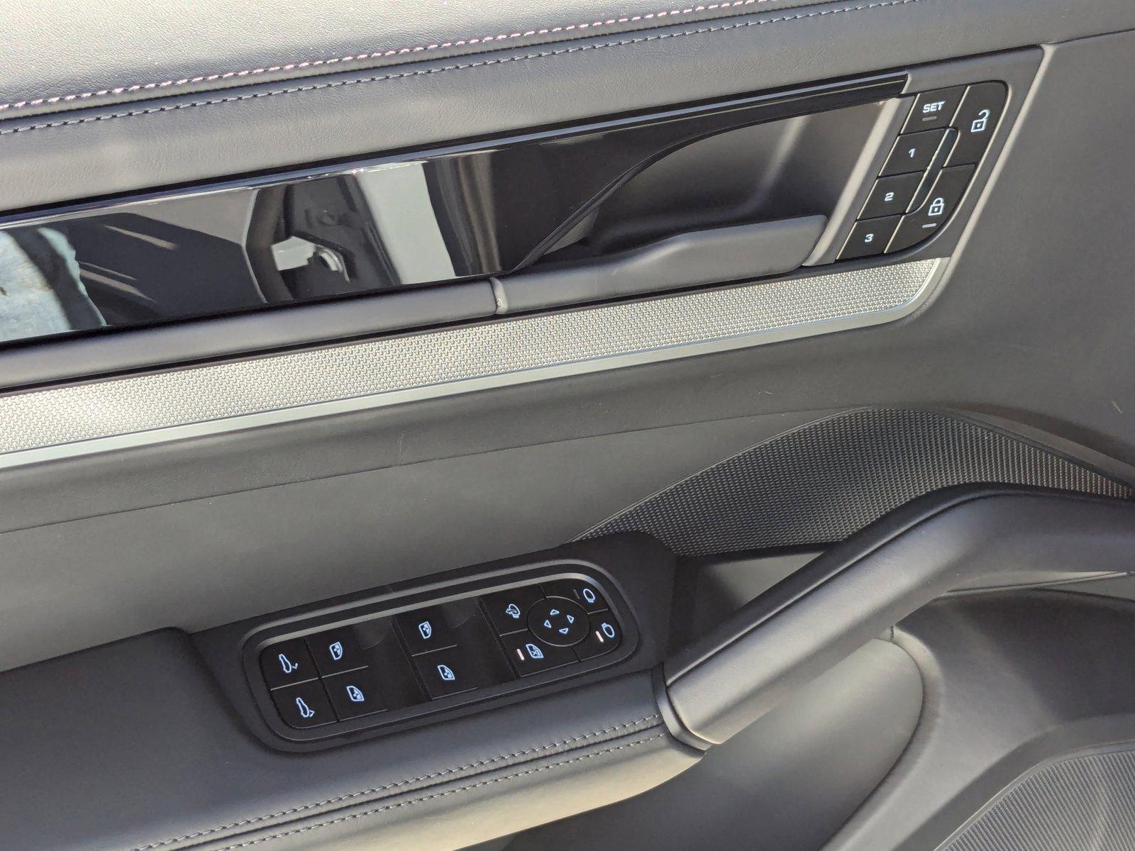 2025 Porsche Cayenne Vehicle Photo in Maitland, FL 32751