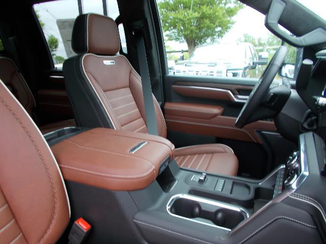 2025 GMC Sierra 2500 HD Vehicle Photo in LOWELL, MA 01852-4336