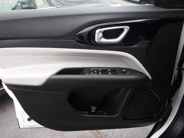 2024 Jeep Compass Vehicle Photo in MADISON, IN 47250-1611