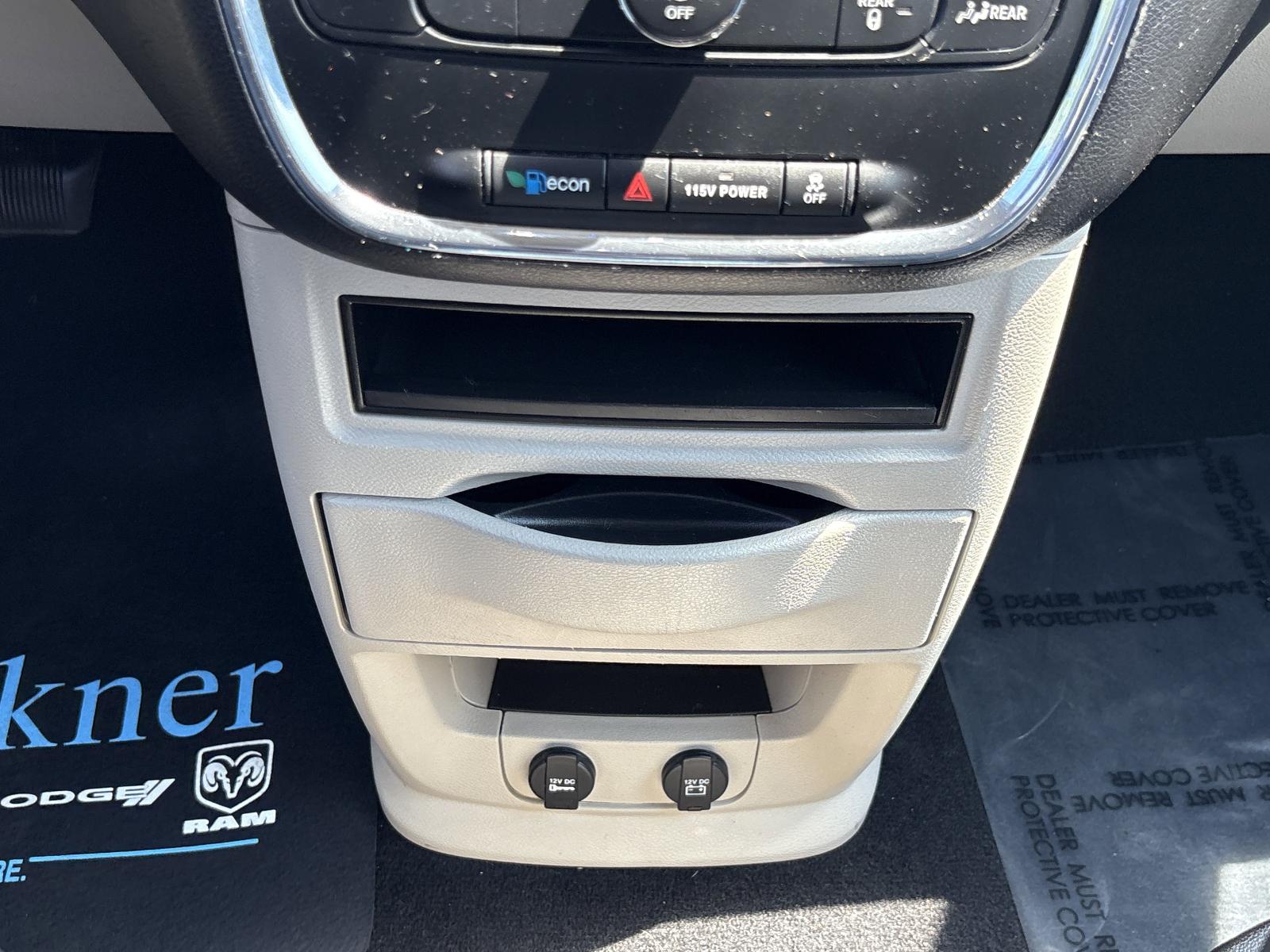 2016 Chrysler Town & Country Vehicle Photo in Mechanicsburg, PA 17050-1707