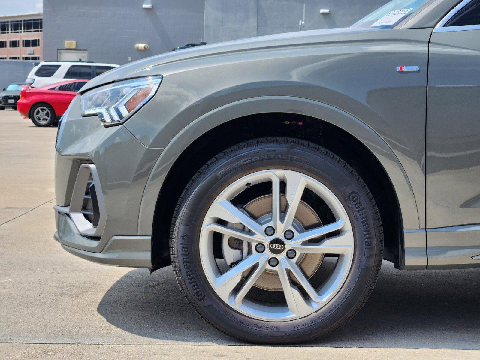 2024 Audi Q3 Vehicle Photo in SUGAR LAND, TX 77478