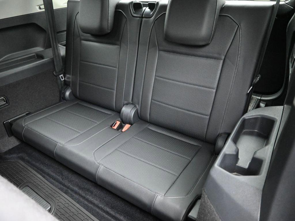 2020 Volkswagen Tiguan Vehicle Photo in Marion, IA 52302