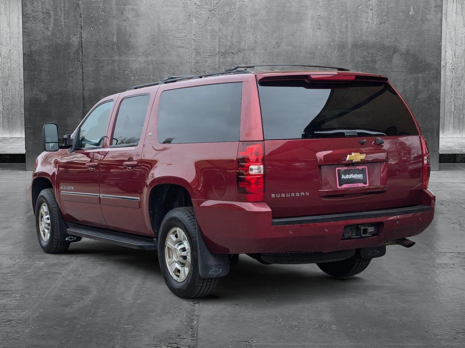 2011 Chevrolet Suburban Vehicle Photo in LONE TREE, CO 80124-2750