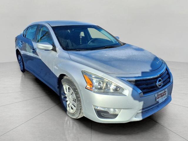 2014 Nissan Altima Vehicle Photo in Oshkosh, WI 54904