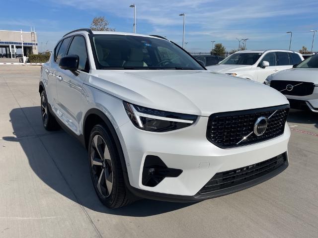 2025 Volvo XC40 Vehicle Photo in Grapevine, TX 76051