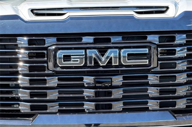 2024 GMC Sierra 2500 HD Vehicle Photo in ELK GROVE, CA 95757-8703