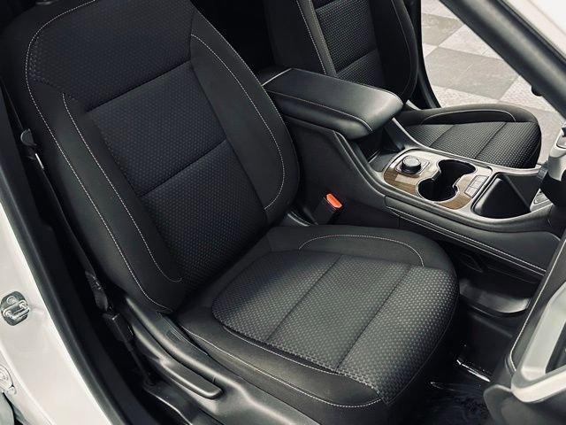 2023 GMC Acadia Vehicle Photo in MEDINA, OH 44256-9631