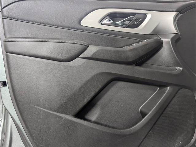 2022 Chevrolet Traverse Vehicle Photo in ENGLEWOOD, CO 80113-6708