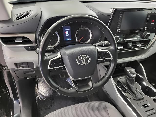 2022 Toyota Highlander Vehicle Photo in Oshkosh, WI 54904
