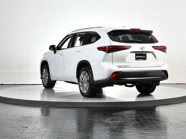 2023 Toyota Highlander Vehicle Photo in DALLAS, TX 75235