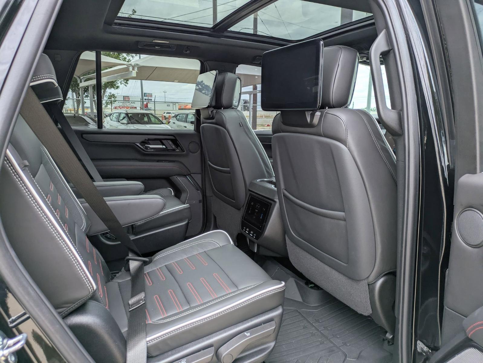 2025 GMC Yukon Vehicle Photo in SELMA, TX 78154-1460