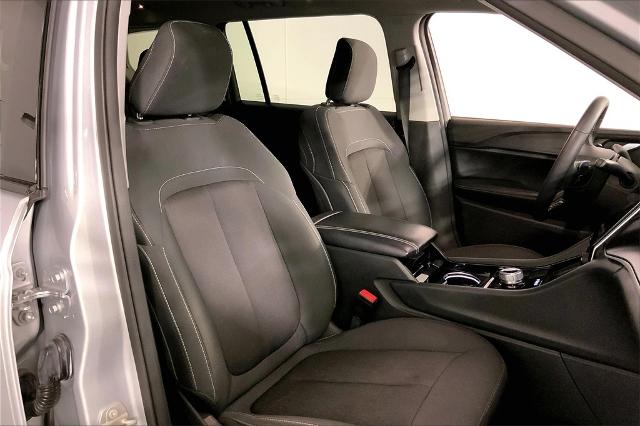 2023 Jeep Grand Cherokee L Vehicle Photo in Kansas City, MO 64114