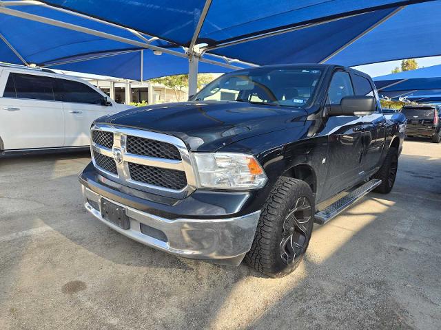 2020 Ram 1500 Classic Vehicle Photo in DENTON, TX 76210-9321