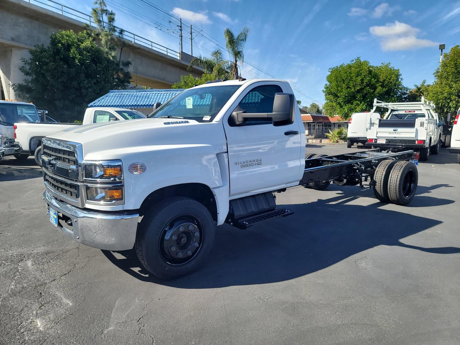 2023 Chevrolet Silverado Chassis Cab Vehicle Photo in LA MESA, CA 91942-8211