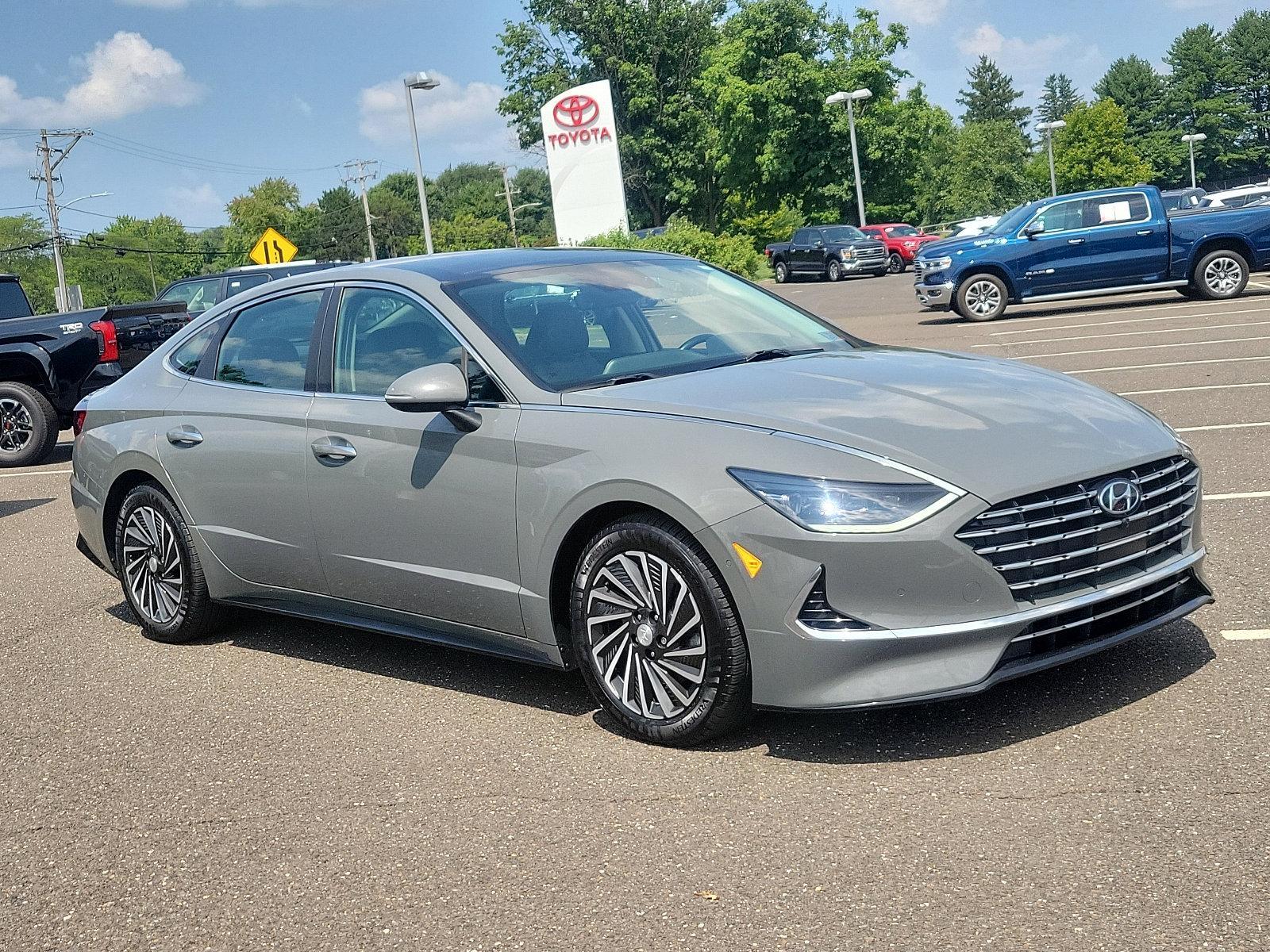 2022 Hyundai SONATA Hybrid Vehicle Photo in Trevose, PA 19053