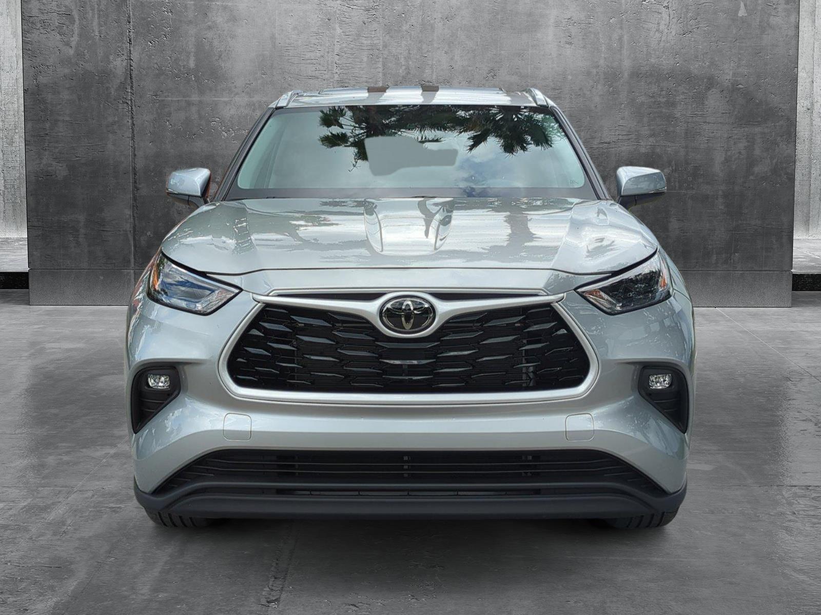 2024 Toyota Highlander Vehicle Photo in Ft. Myers, FL 33907