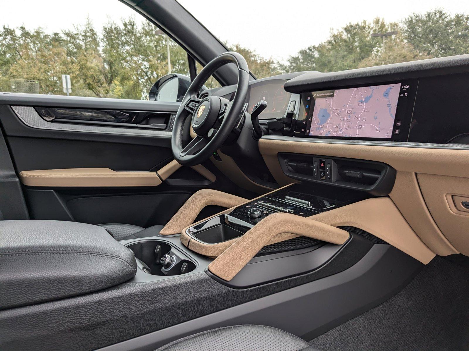 2024 Porsche Cayenne Vehicle Photo in Maitland, FL 32751