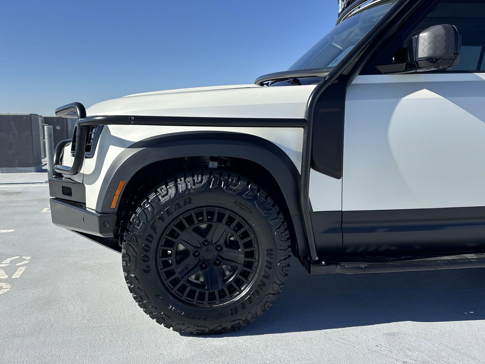 2024 Defender Vehicle Photo in AUSTIN, TX 78717