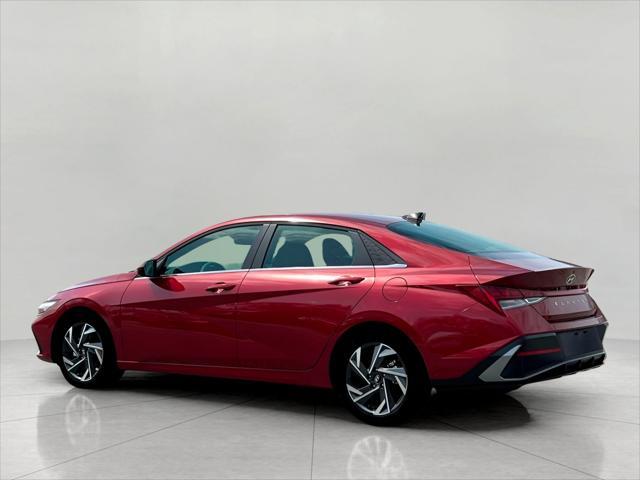 2024 Hyundai ELANTRA Vehicle Photo in Green Bay, WI 54304