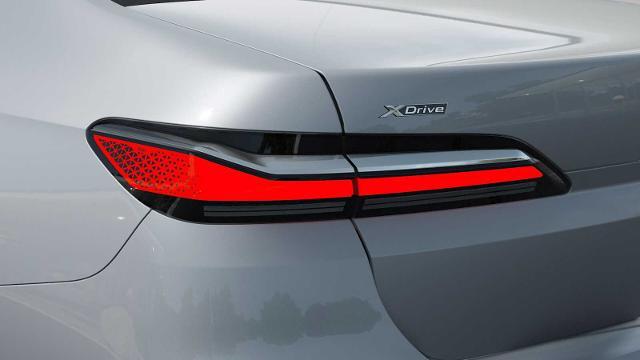 2025 BMW 760i xDrive Vehicle Photo in GRAPEVINE, TX 76051
