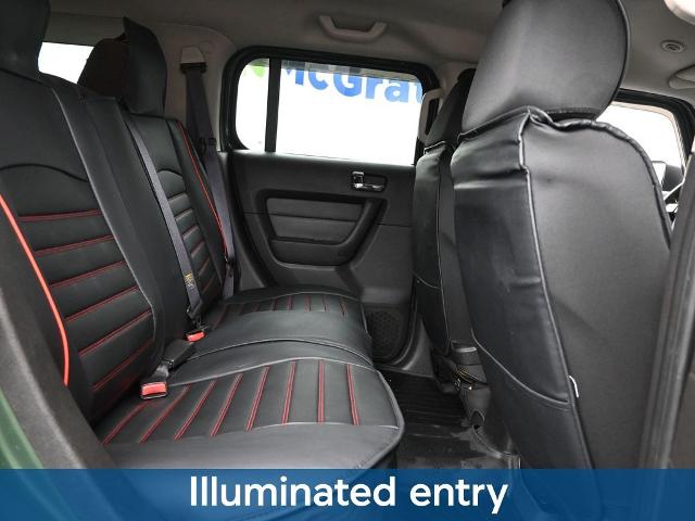 2006 HUMMER H3 Vehicle Photo in Cedar Rapids, IA 52402