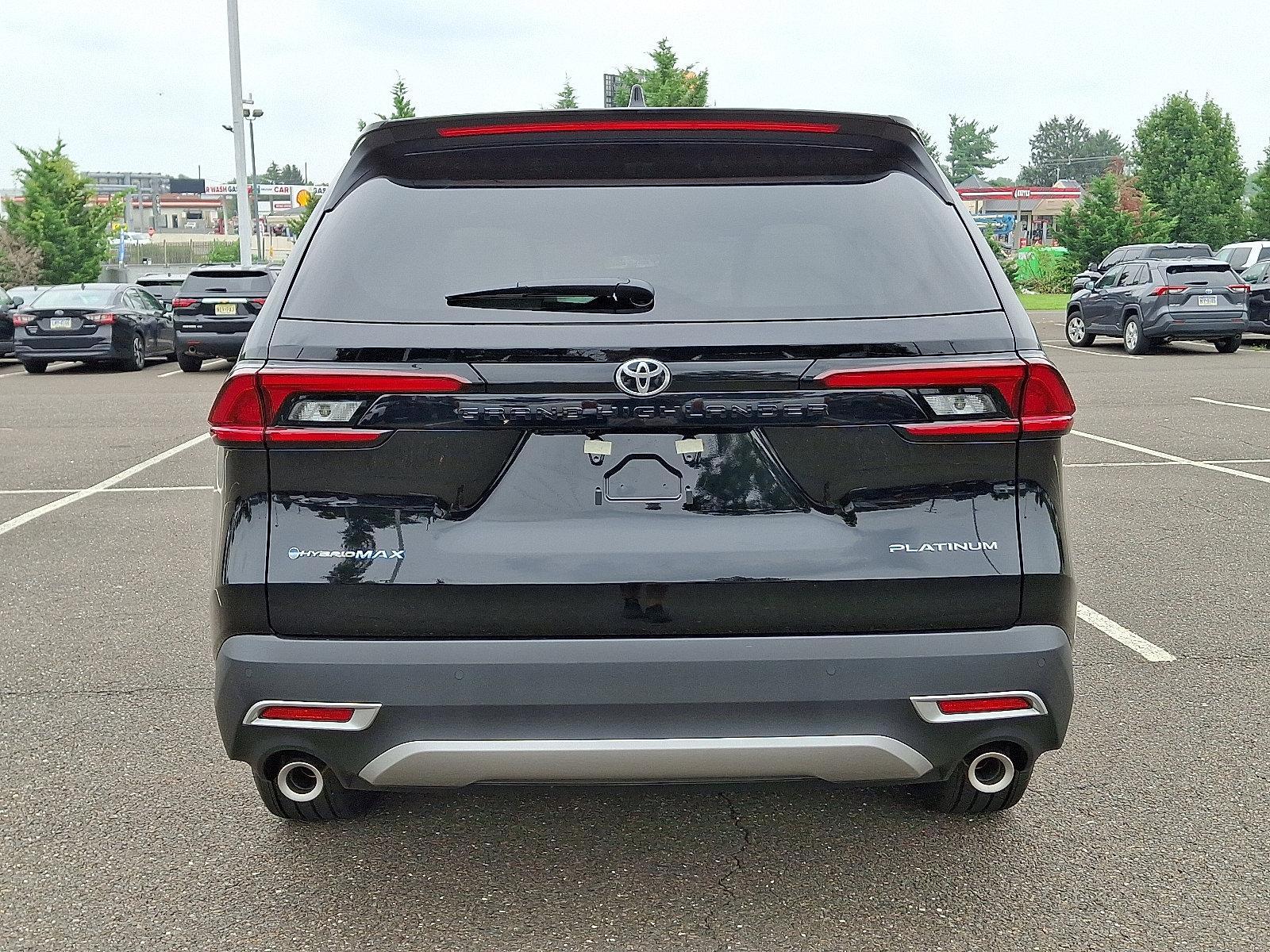 2025 Toyota Grand Highlander Vehicle Photo in Trevose, PA 19053