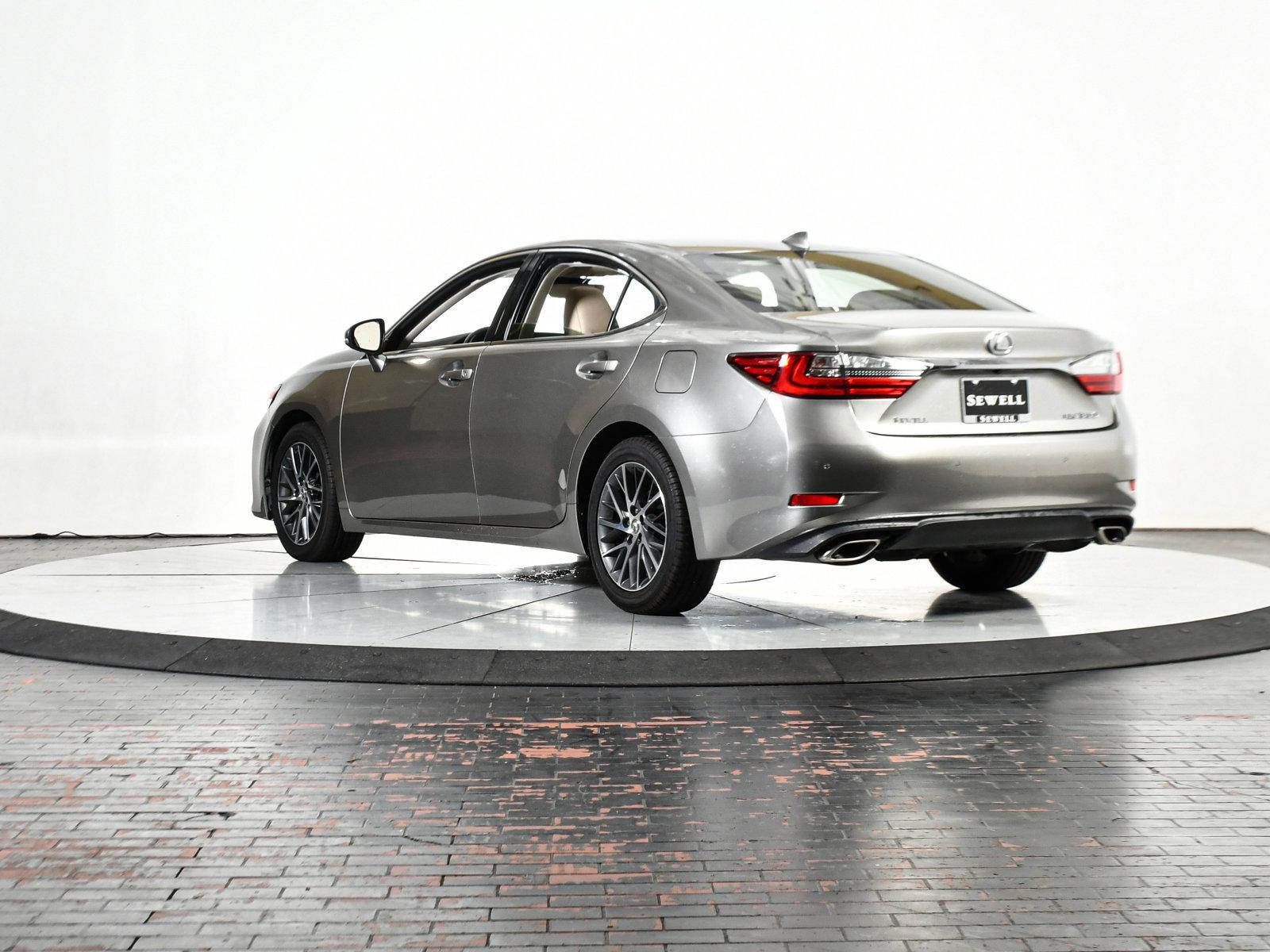 2017 Lexus ES 350 Vehicle Photo in DALLAS, TX 75235