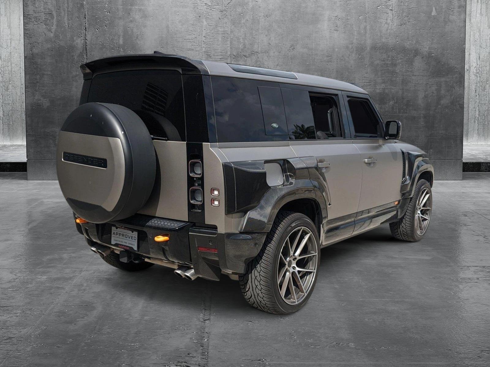 2024 Land Rover Defender Vehicle Photo in Pompano Beach, FL 33064