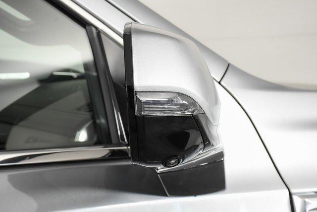 2025 GMC Yukon XL Vehicle Photo in PUYALLUP, WA 98371-4149