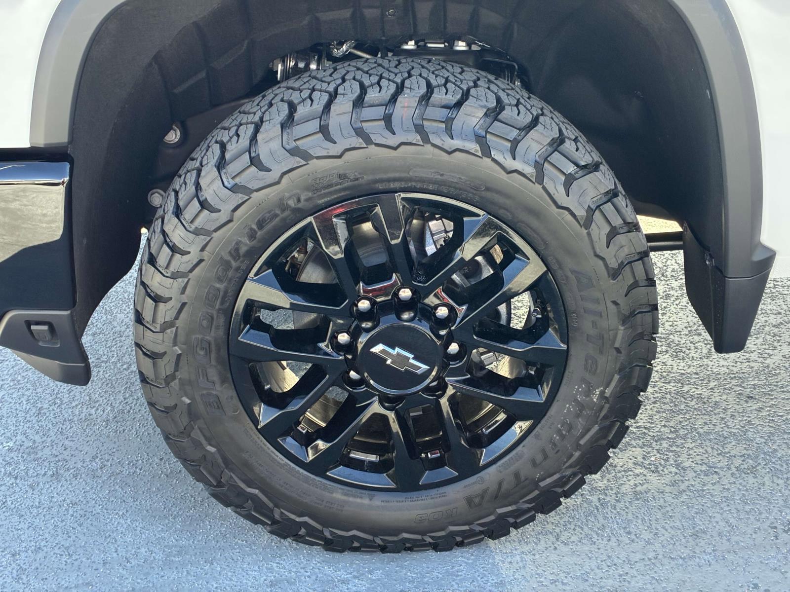 2025 Chevrolet Silverado 2500 HD Vehicle Photo in LOS ANGELES, CA 90007-3794