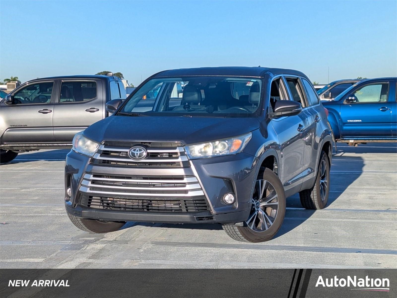 2019 Toyota Highlander Vehicle Photo in Ft. Myers, FL 33907