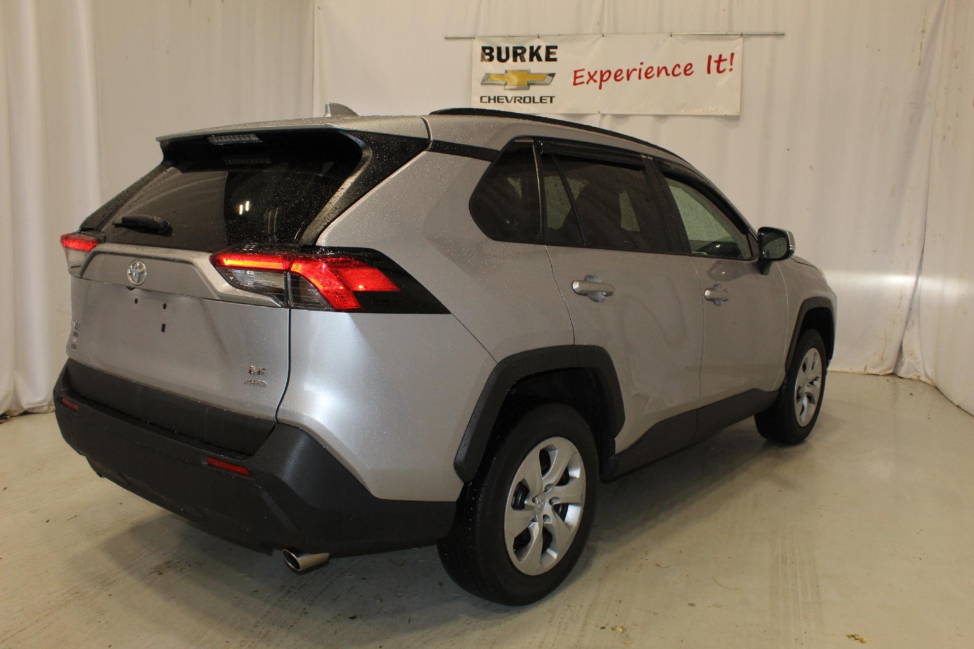 2021 Toyota RAV4 Vehicle Photo in NORTHAMPTON, MA 01060-1120