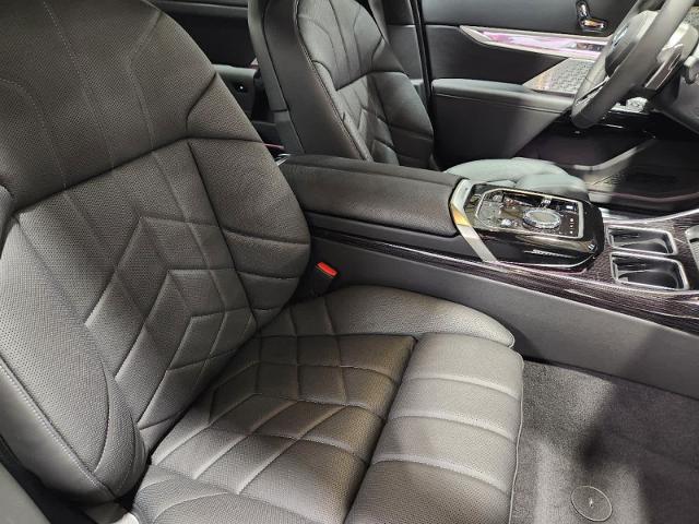 2025 BMW 750e xDrive Vehicle Photo in GRAPEVINE, TX 76051