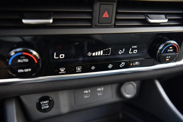 2025 Nissan Rogue Vehicle Photo in Ballwin, MO 63011